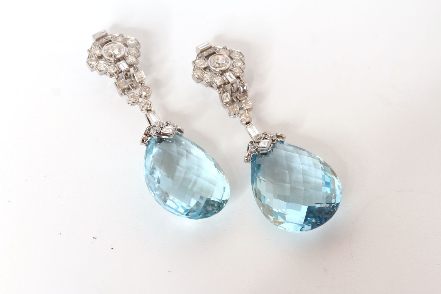 CARTIER AQUAMARINE DROP EARRINGS, articulated drop earrings, briolette-cut aquamarine drops - Image 3 of 3