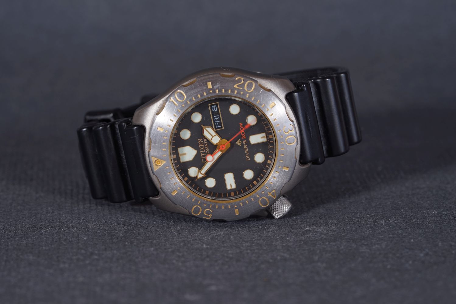 GENTLEMENS CITIZEN DIVERS 200M GN-4-S WRISTWATCH, circular back dial with large plot hour markers