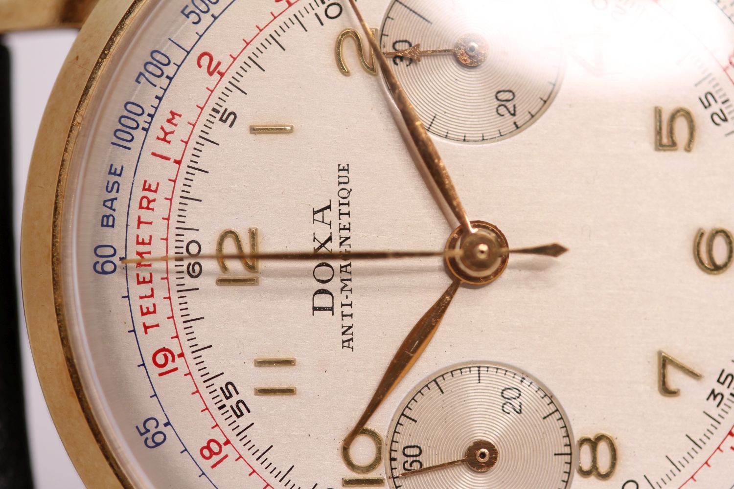 VINTAGE 18ct DOXA CHRONOGRAPH, circualr dial with two subsidary dials, Arabic numeral hour - Image 3 of 6