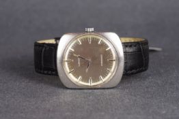 GENTLEMENS LONGINES CONQUEST WRISTWATCH REF. 1535, circular silver dial with silver hour markers and