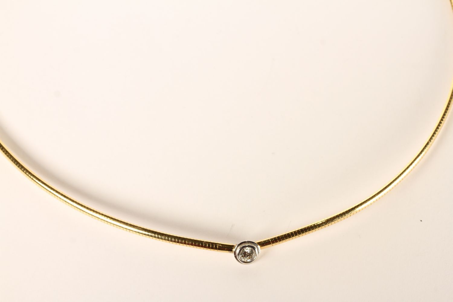 Diamond Necklace, set with a single round brilliant - Image 2 of 3