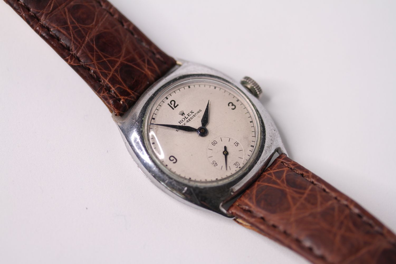 VINTAGE 1925 ROLEX SHOCK RESISTING REFERENCE 3892, white dial with black Arabic numerals, subsidiary