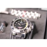 GENTLEMENS ORIS DIVING WRISTWATCH REF 7675 W/BOX, BOOKLETS & SPARE STEEL BRACELET, circular black