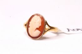 22ct Cameo ring, shell cameo 14x10mm, split shoulder band, hallmarked 22ct, circa 1915, ring size N,
