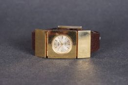 UNUSUAL LADIES PARKER OVERSIZE WRISTWATCH, circular silver dial with gold hour markers and hands,