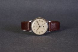 GENTLEMENS SMITHS DE LUXE WRISTWATCH, circular two tone off white dial with arabic numeral hour