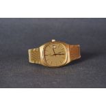 GENTLEMENS OMEGA DE VILLE QUARTZ WRISTWATCH, rounded champagne dial with stick hour markers and