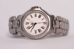 GENTLEMEN'S DUNHILL WRISTWATCH, circular dial, Roman numerals, stainless steel case and bracelet,