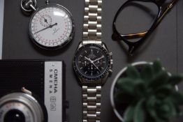 GENTLEMAN'S OMEGA SPEEDMASTER 50TH ANNIVERSARY LIMITED EDITION, 42MM STAINLESS STEEL CASE,