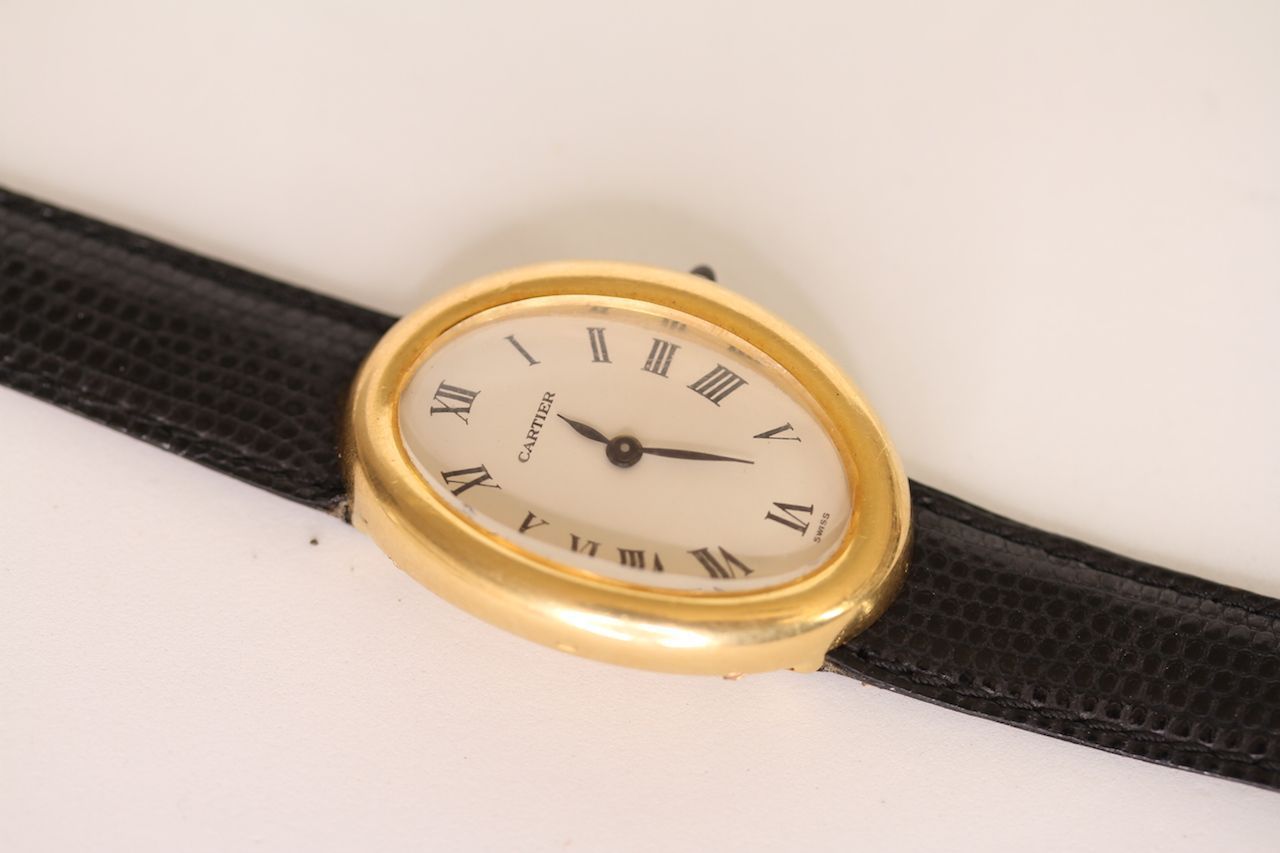 LADIES VINTAGE CARTIER BAIGNOIRE 18CT REFERENCE 4048, oval dial with Roman numerals, inner case back