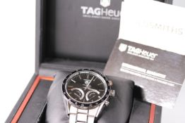 GENTLEMENS TAG HEUER CARRERA WRISTWATCH REF CV7A12 W/BOX, PAPERS & SPARE LINKS, circular black