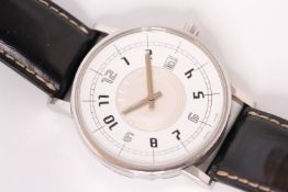 GENTLEMEN'S MONTBLANC SUMMIT REFERENCE 7045, circular white stepped dial, date aperture, Roman