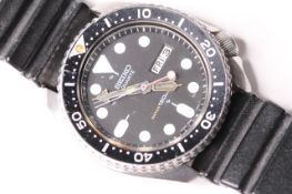 SEIKO QUARTZ DIVERS WRISTWATCH REF 110750 7548-7000 CIRCA 1991, stainless steel case with screw down