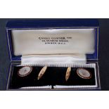 GENTLEMENS 9CT GOLD & ENAMEL BUTTON CUFFLINKS W/ BOX, a pair of button style cufflinks, set in 9ct