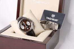 GENTLEMENS TAG HEUER GRAND CARRERA WRISTWATCH REF CAV511E W/BOX, PAPERS & SPARE STEEL BRACELET,