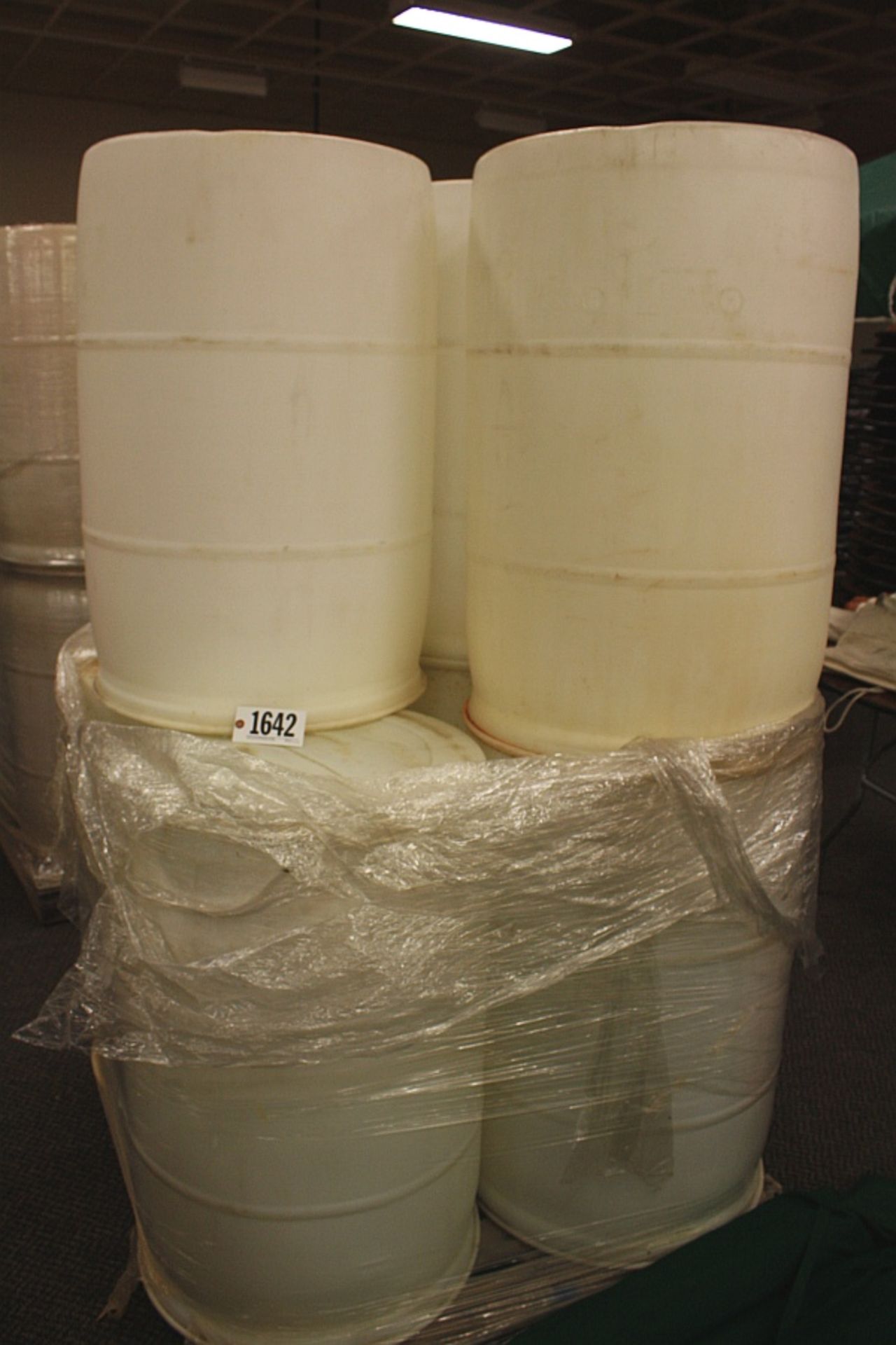 Water Barrels w/Tie Down - Image 2 of 2
