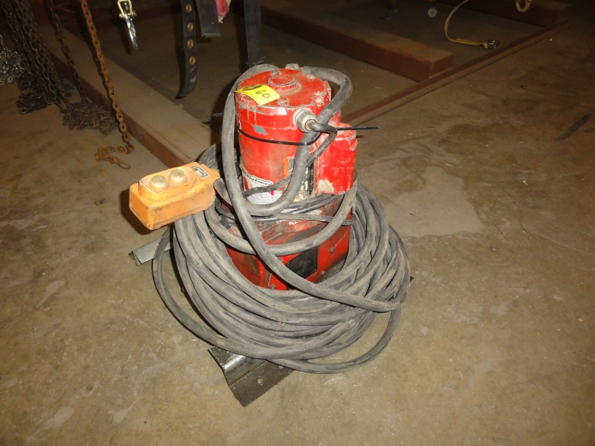 Electric Winch - Image 2 of 2