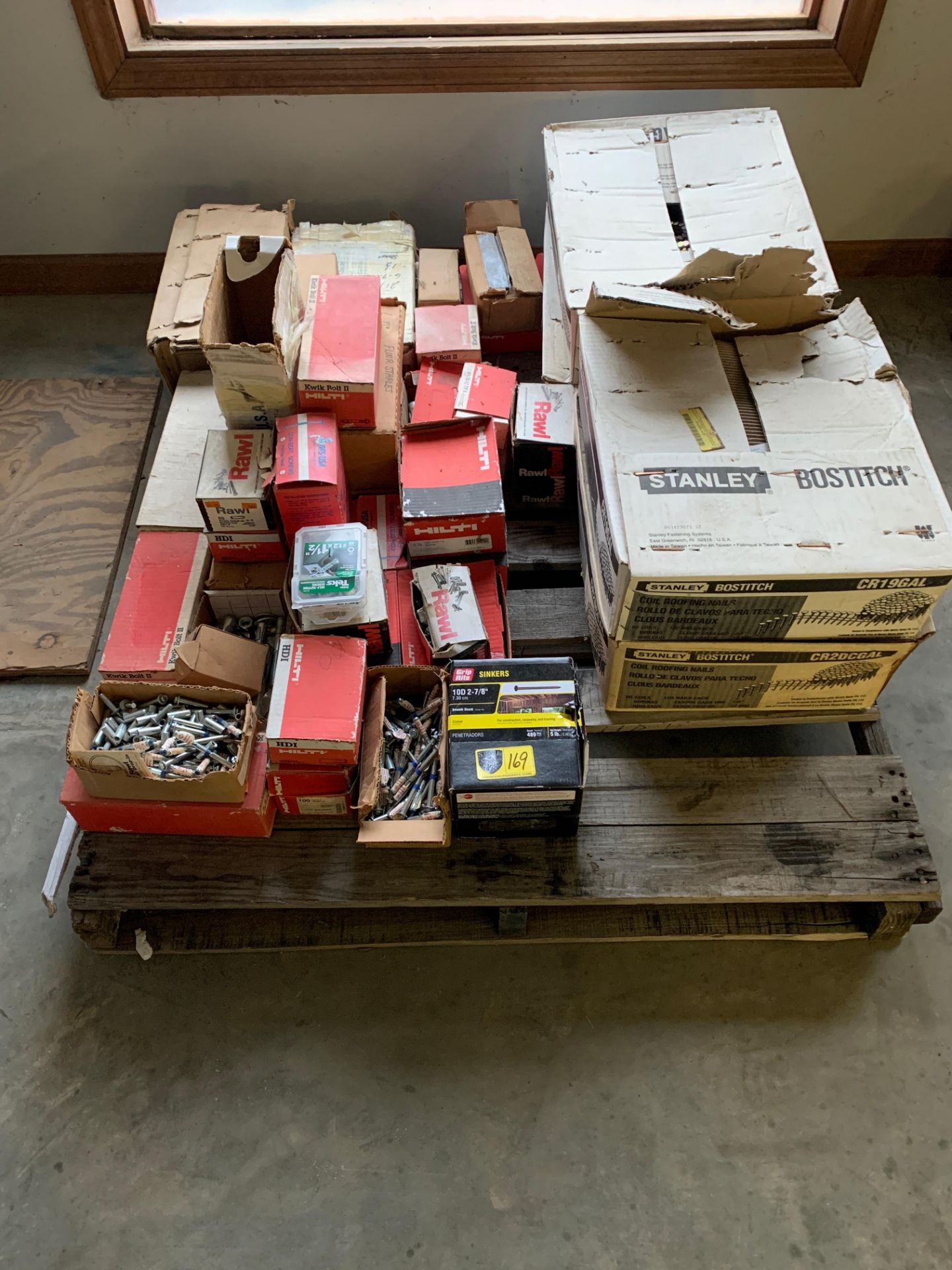 Pallet of Misc Hardware