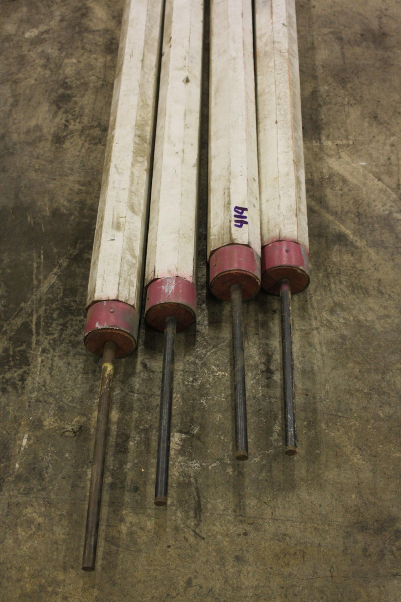 wood pole, 24'