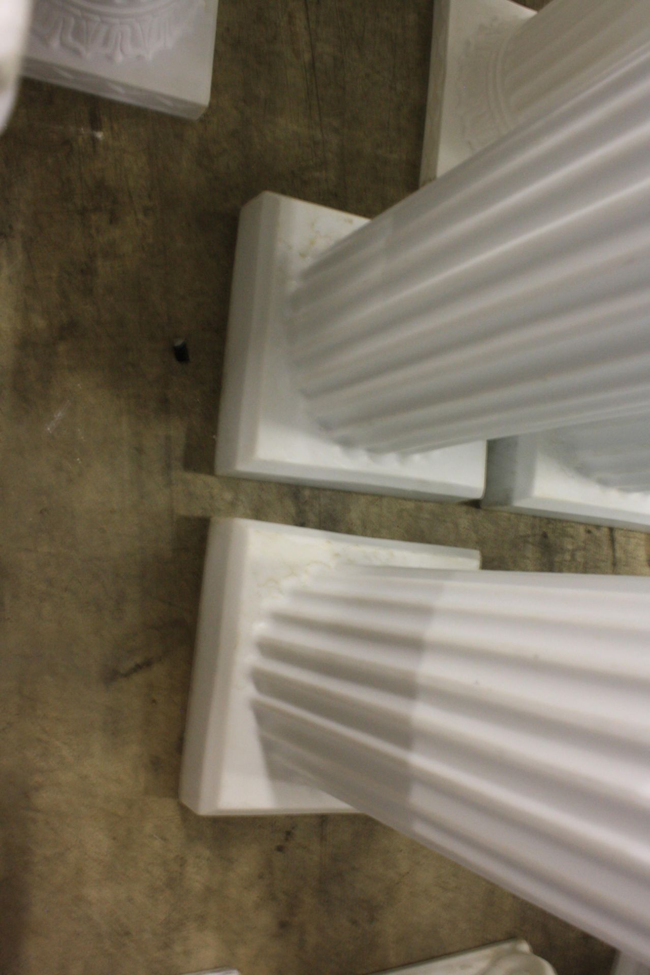 Fluted column - Image 2 of 3