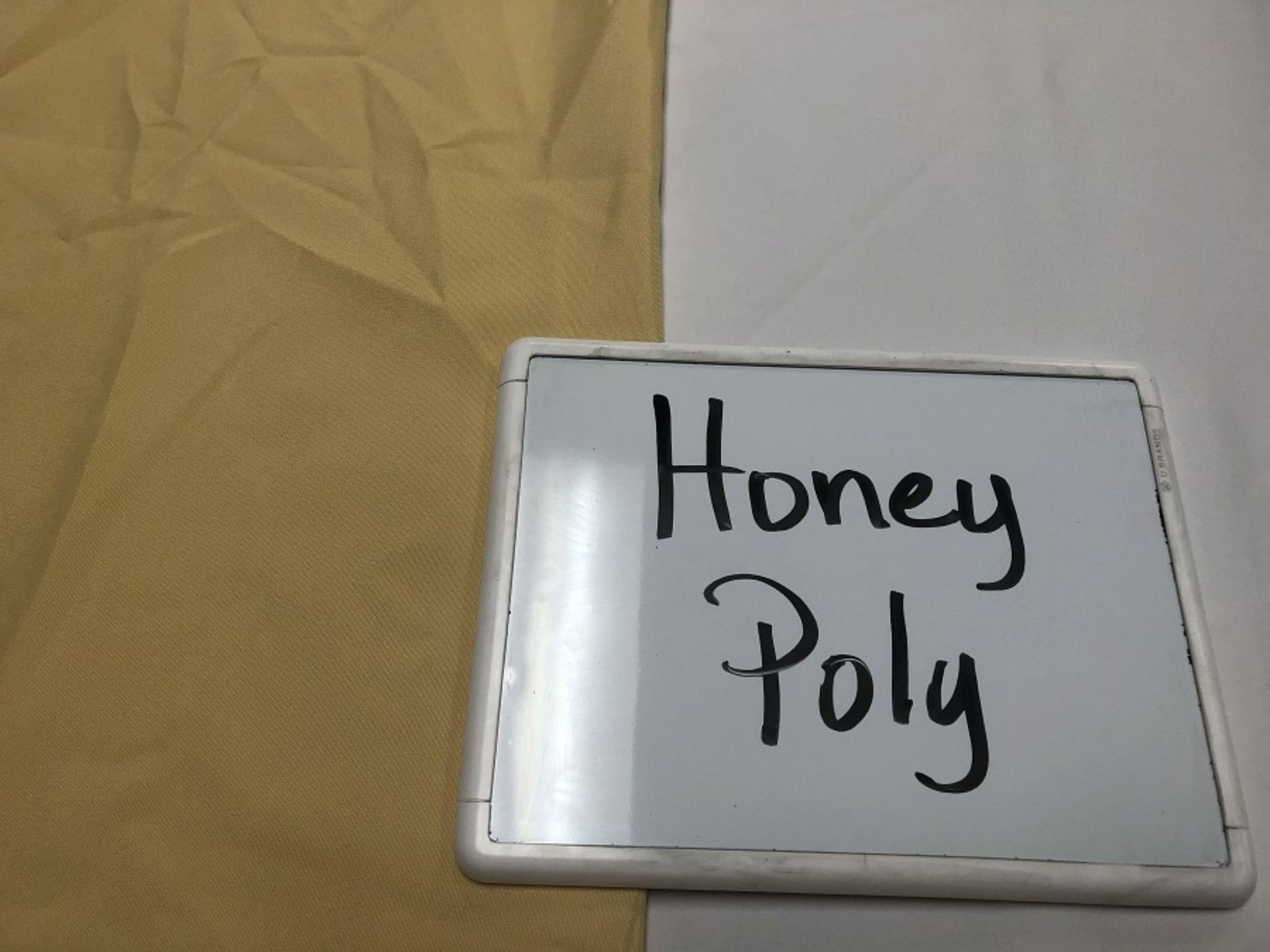 Honey Poly, Lot of 30 Napkin