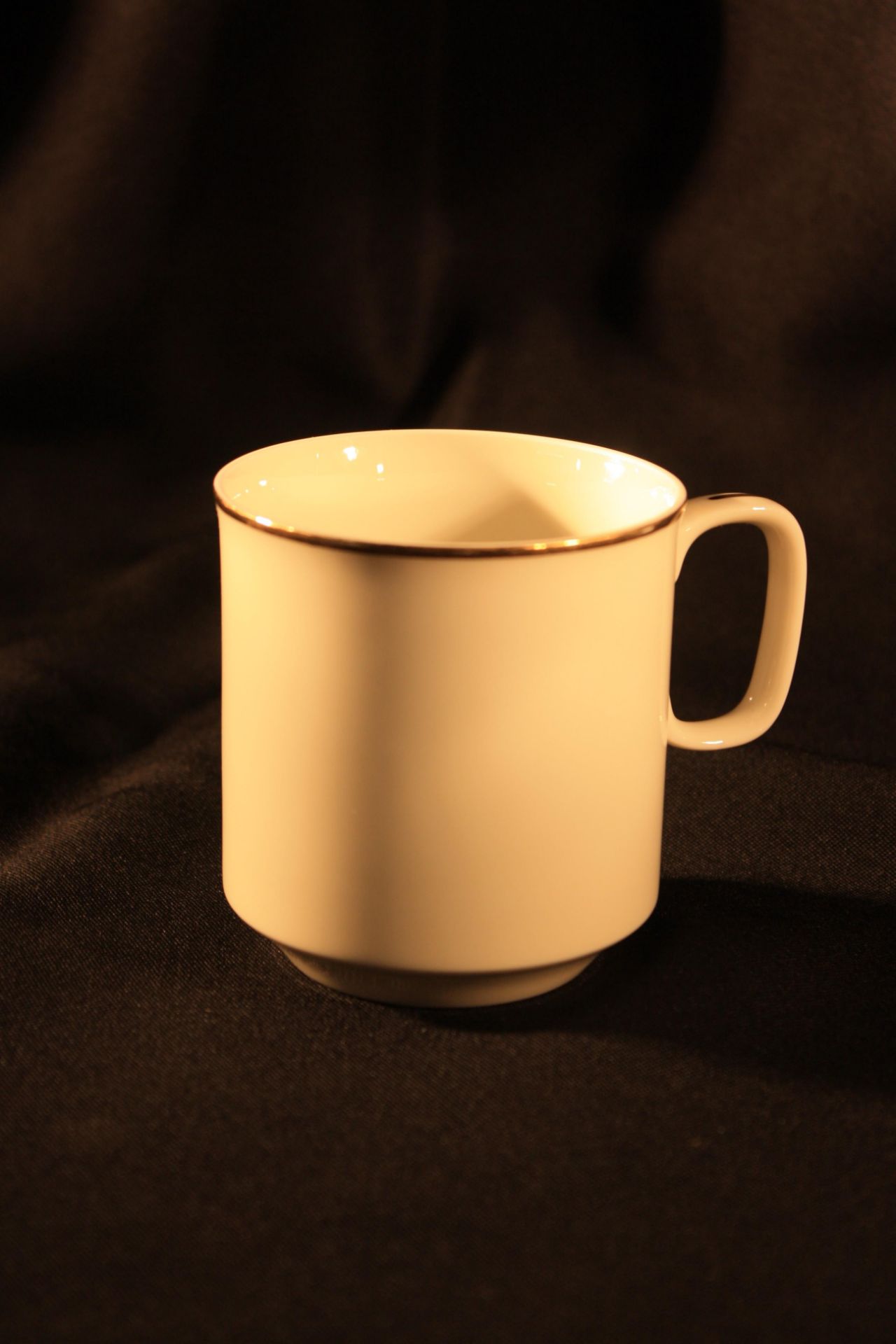 Lot of 189 Ivory Gold Band Coffee Mug