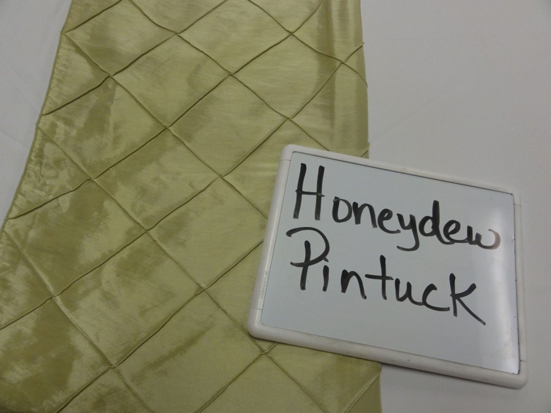 Honey Dew Pintuck (Bombay) 85x85