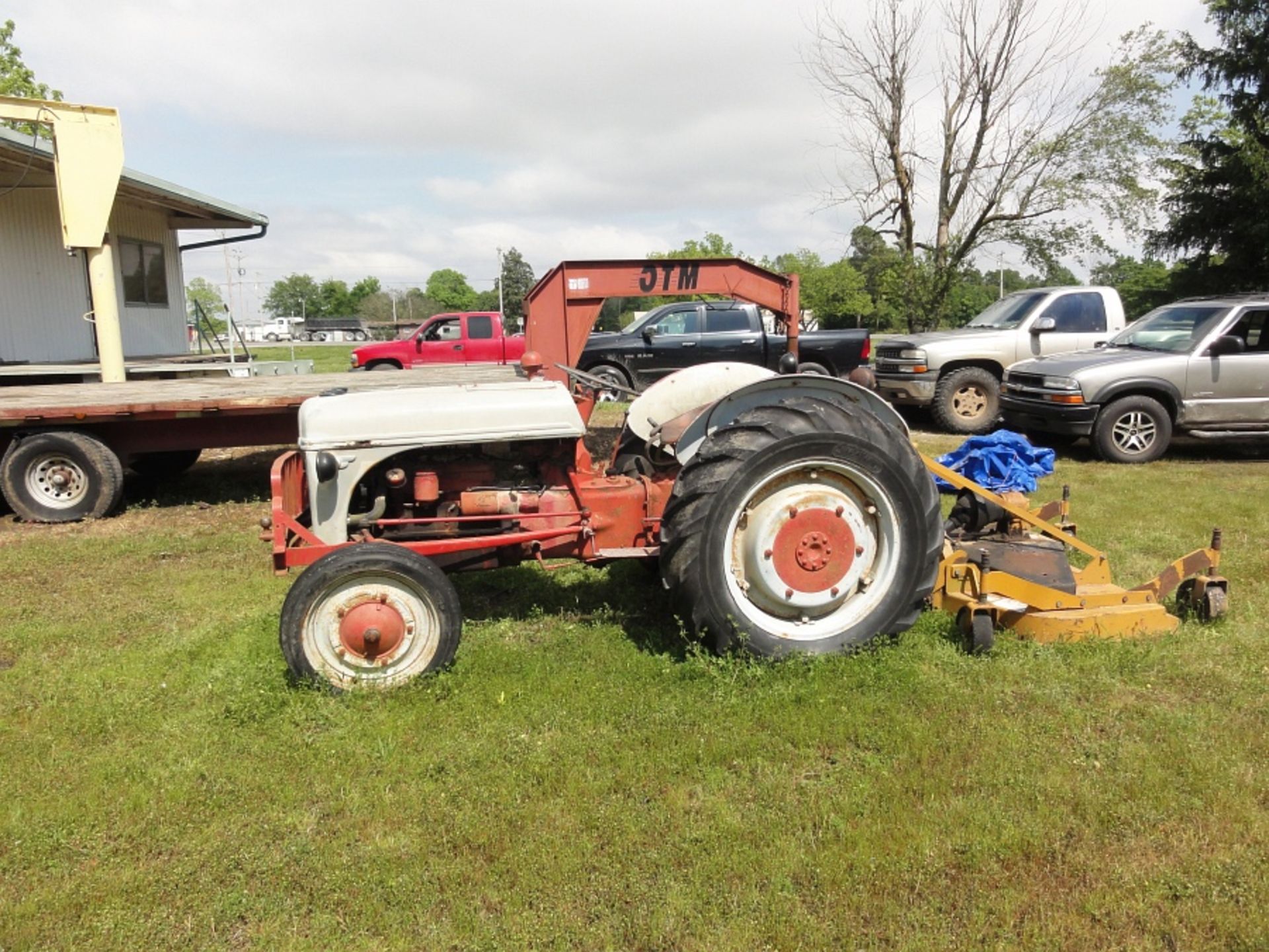 Ford 2N 4-cylinder Tractor, Gas, Converted to 12V, Working Light & Power Take-Off