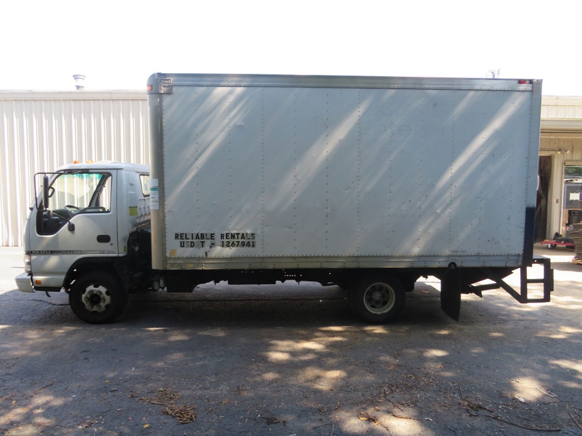 2007 ISUZU 16' BOX TRUCK, DIESEL, 14,500 LB. GVWR, W/ LIFT GATE, 232,928 MILES. VIN - Image 2 of 8