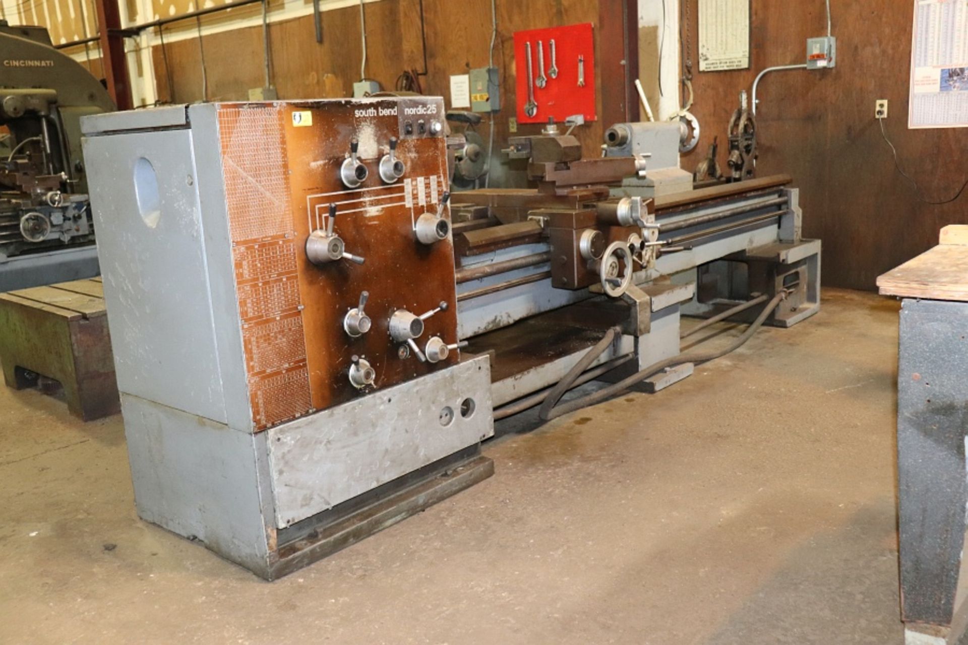 South Bend Nortic 25 Engine Lathe, 1400 RPM, 28" swing x 100" CC, 2.75 TH, 18" chuck