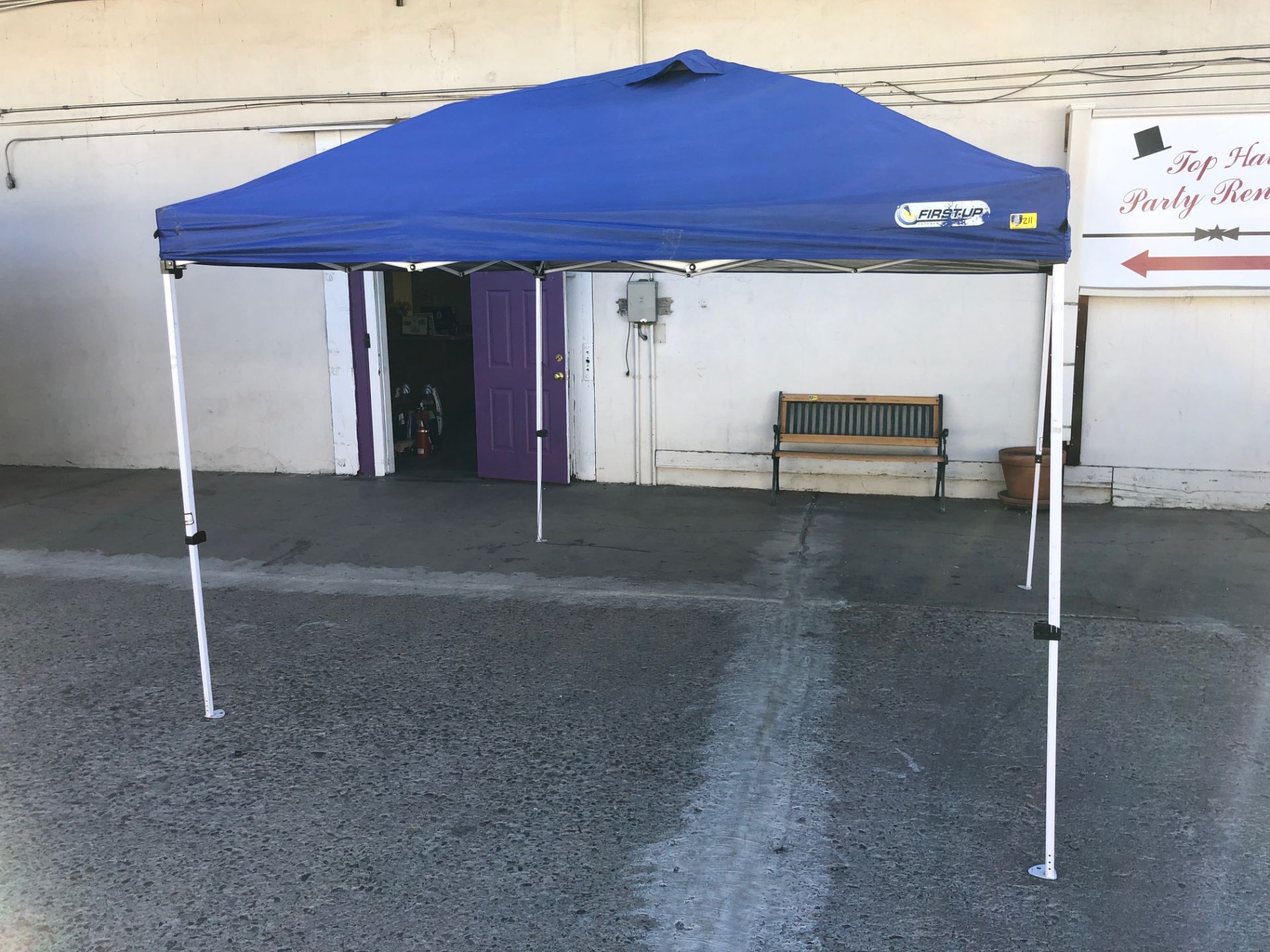 Pop Up Canopy 10' X 10'