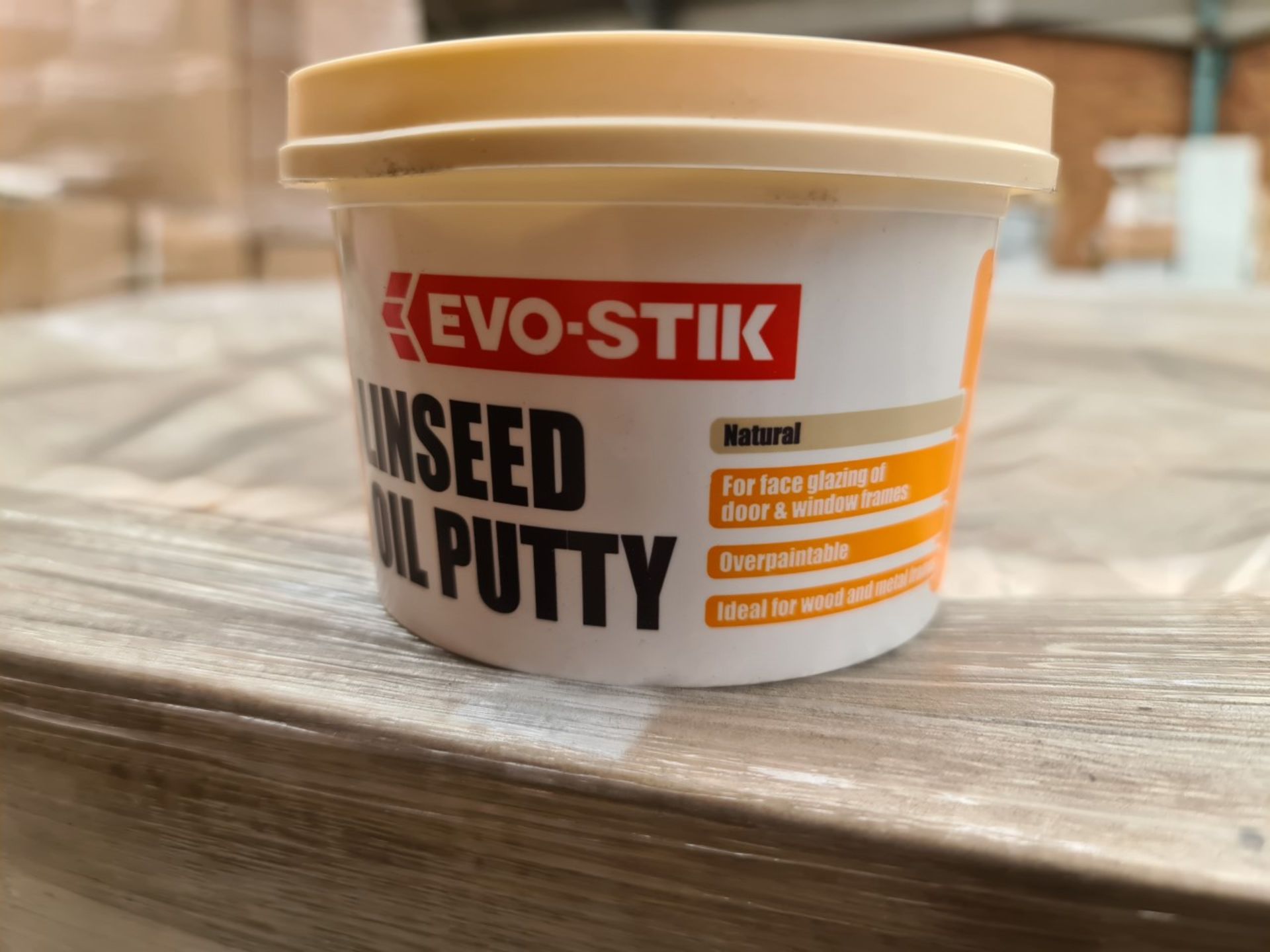 PALLET OF 720 x 1KG EVO-STIK LINSEED OIL PUTTY. RRP £12.99 PER TUB - Image 2 of 3