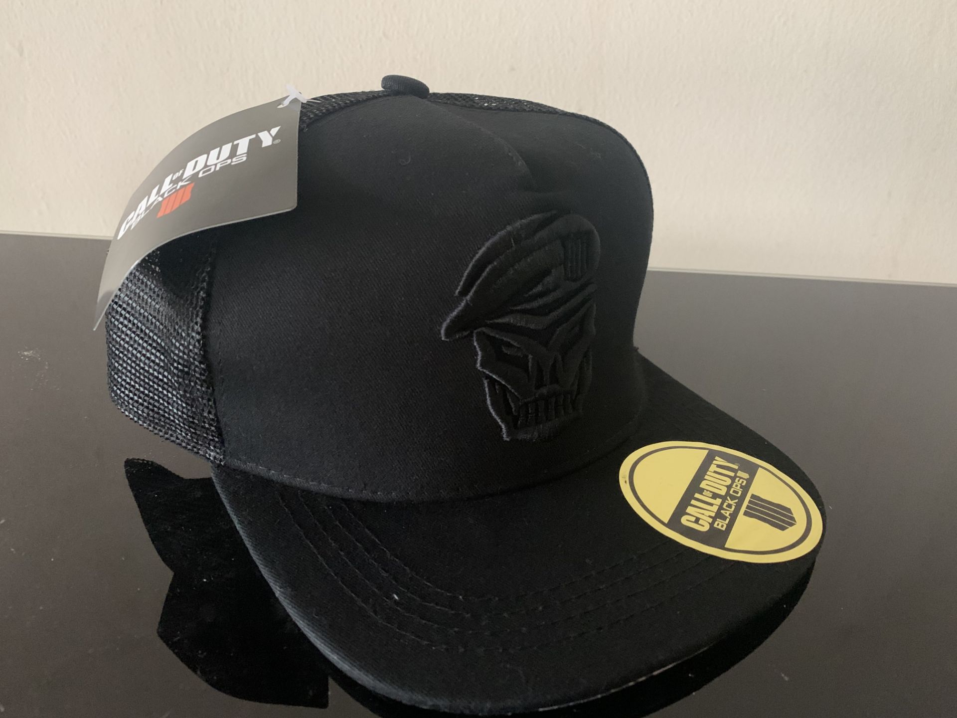 20 X BRAND NEW OFFICIAL CALL OF DUTY SNAP BACK CAPS