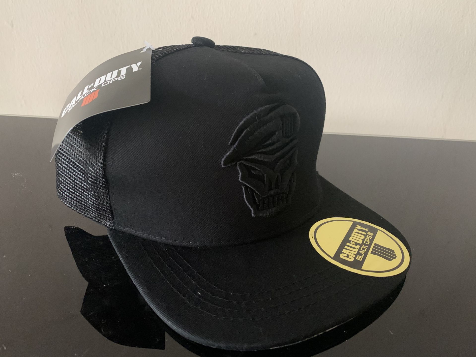 20 X BRAND NEW OFFICIAL CALL OF DUTY SNAP BACK CAPS