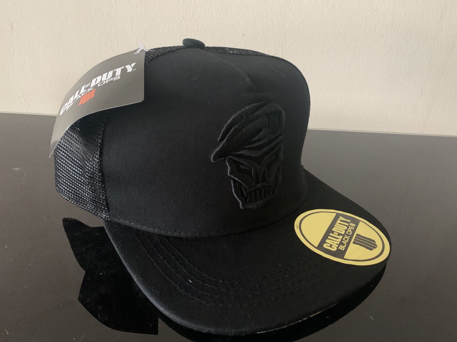 20 X BRAND NEW OFFICIAL CALL OF DUTY SNAP BACK CAPS