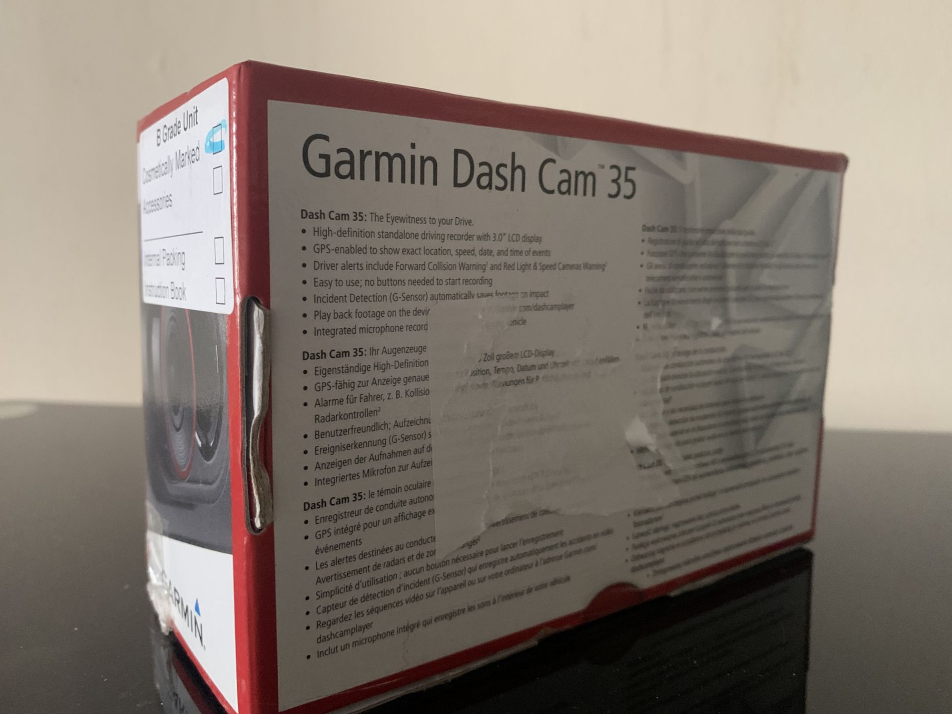 GARMIN DASH CAM 35 (THIS IS B GRADE)