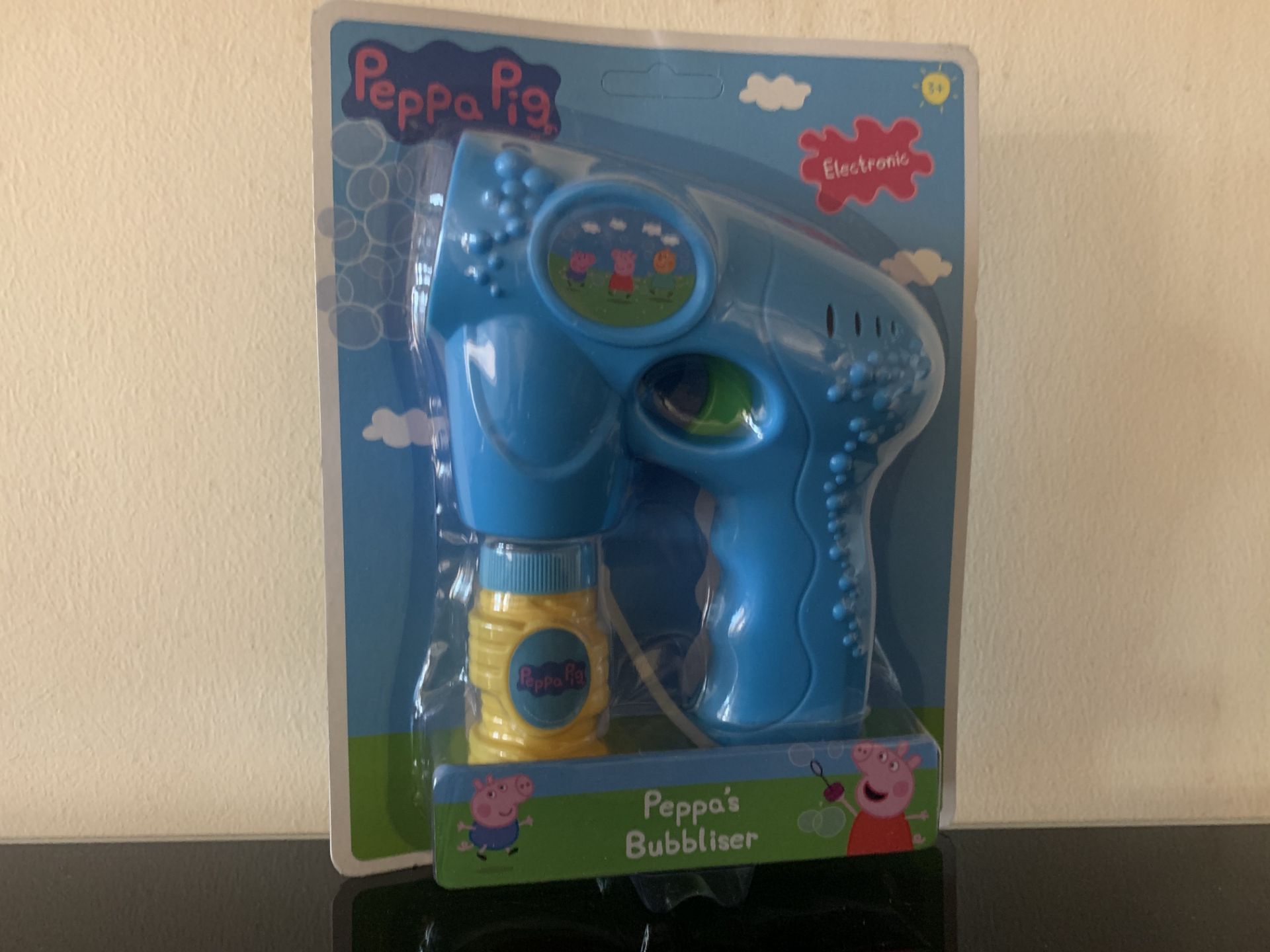 24 X BRAND NEW BOXED PEPPA PIG BUBBLE BLASTERS