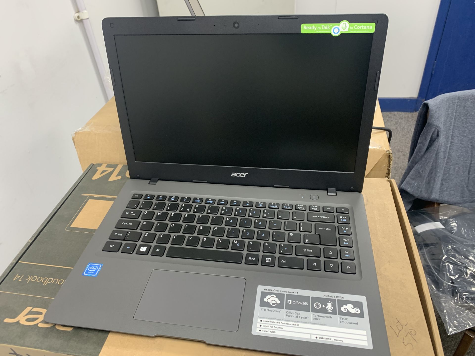 ACER LAPTOP WITH CHARGER ( B GRADE )