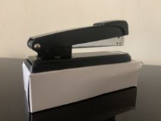 40 X BRAND NEW BLACK METAL FULL STRIP STAPLERS