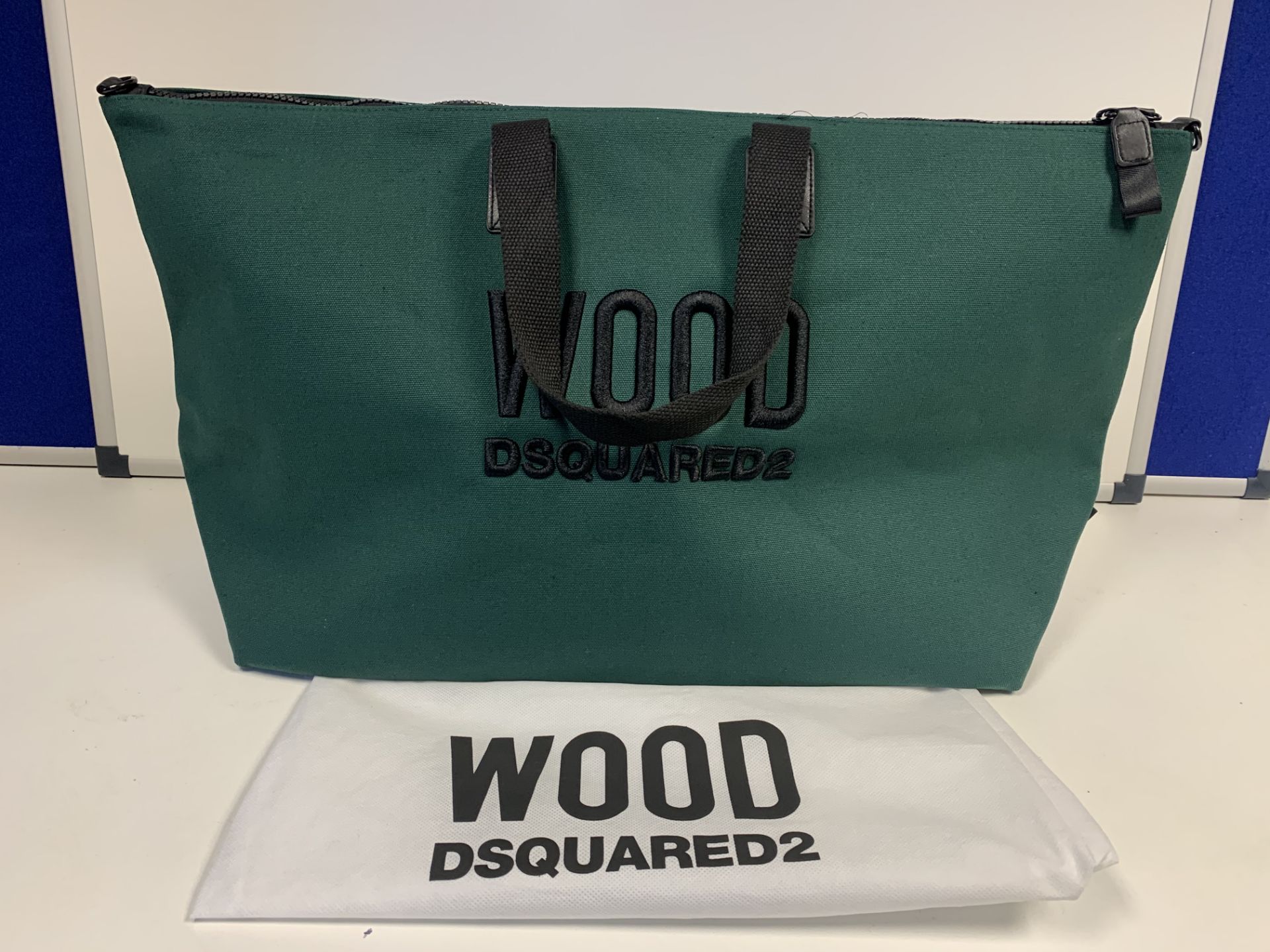 BRAND NEW WOOD DSQUARED2 HAND BAG