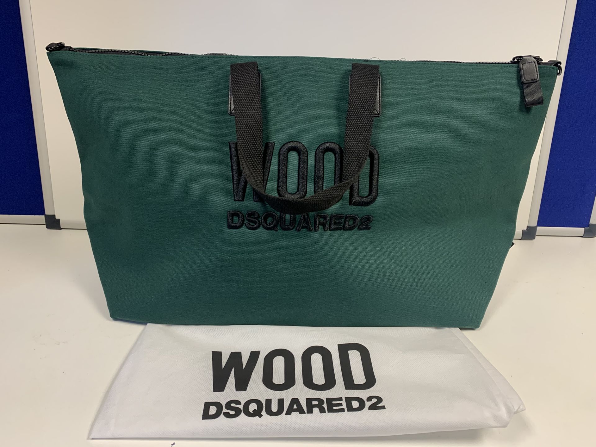 BRAND NEW WOOD DSQUARED2 HAND BAG