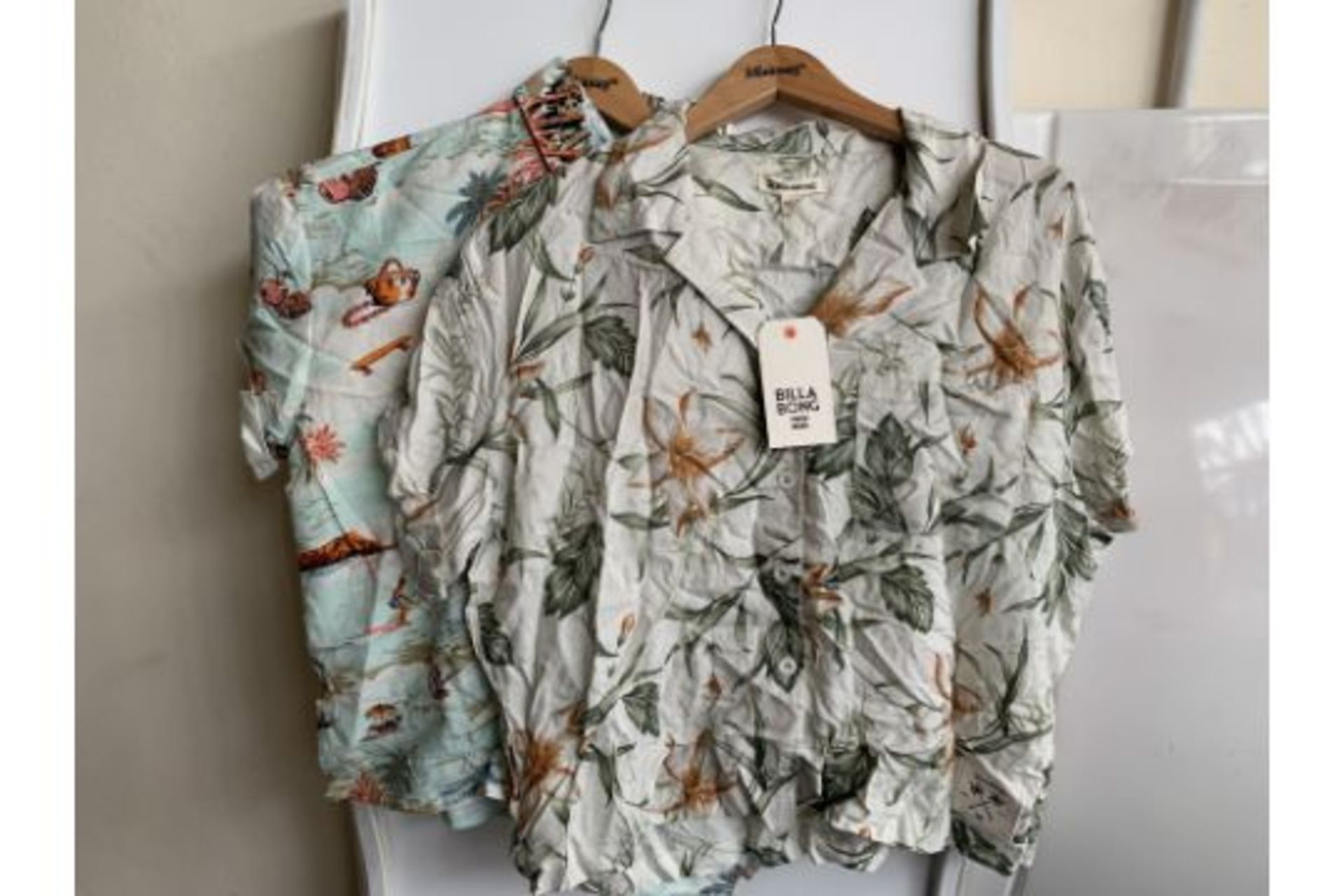 4 X BRAND NEW WOMENS BILLABONG SHIRTS IN VARIOUS STYLES AND SIZES RRP £180.00