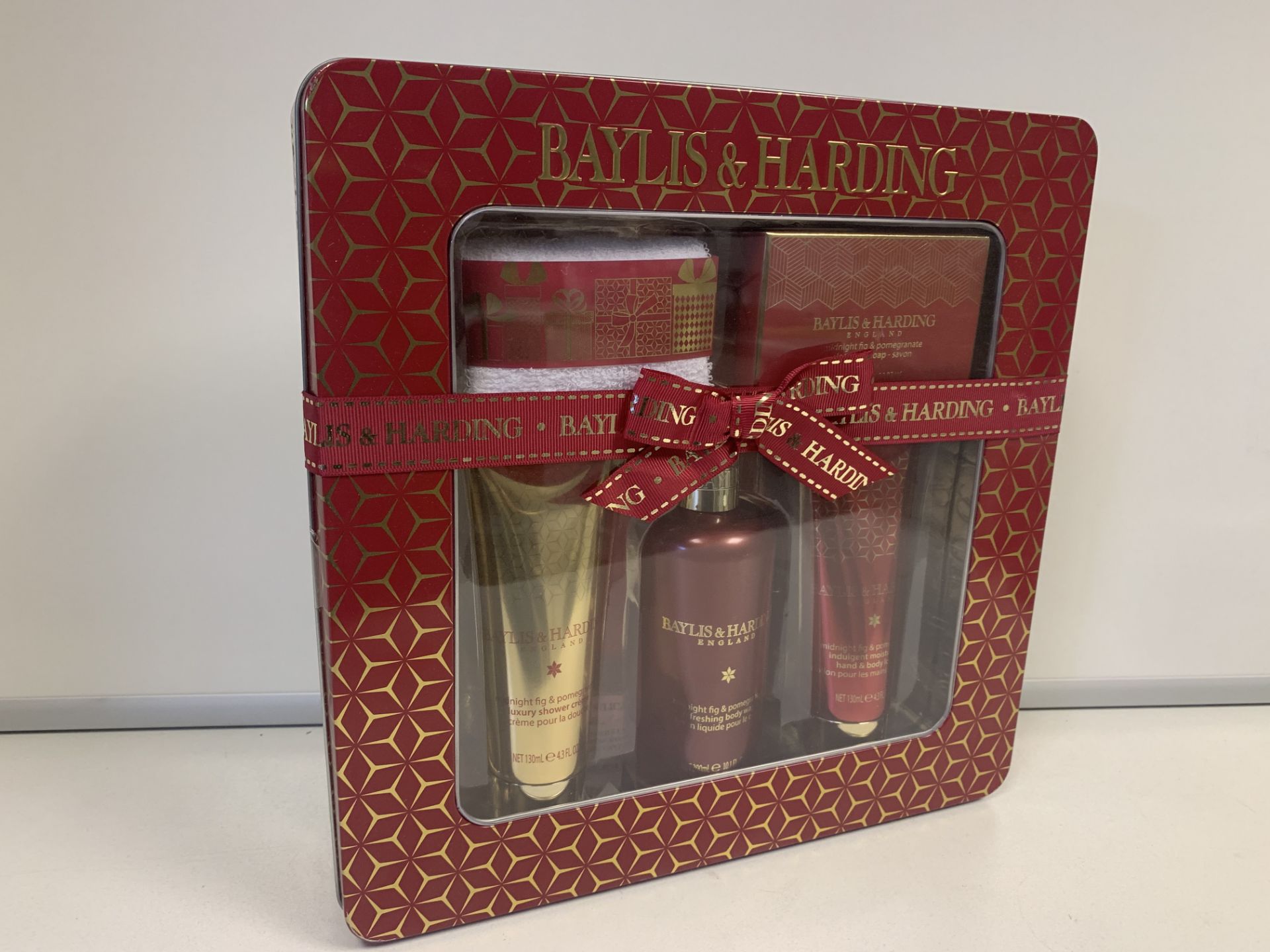 8 X BRAND NEW BAYLIS AND HARDING LARGE MIDNIGHT FIG AND POMEGRANATE GIFT SETS
