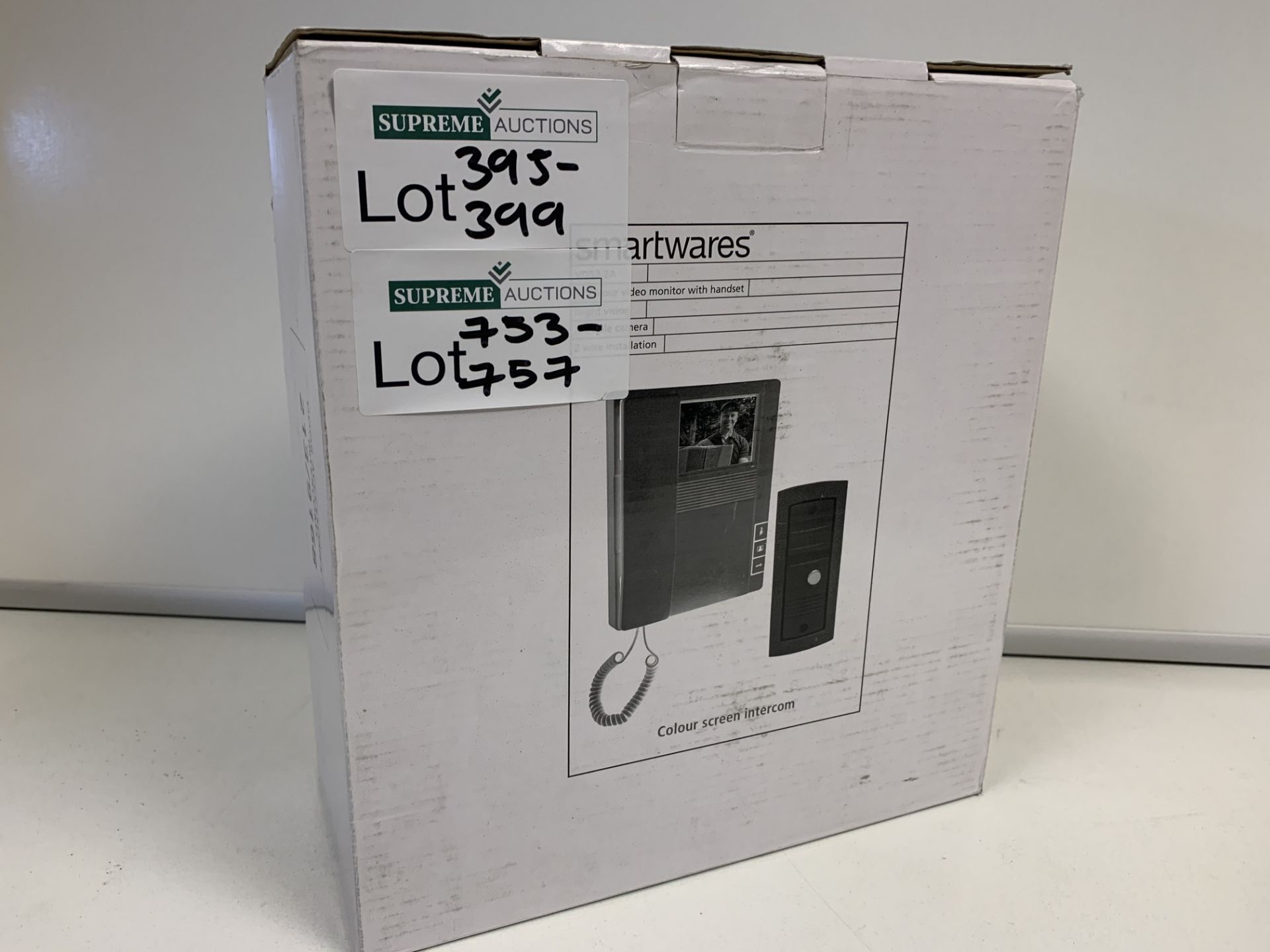 BRAND NEW SMARTWARES COLOUR SCREEN INTERCOM WITH NIGHT VISION AND HANDSET - Image 2 of 2