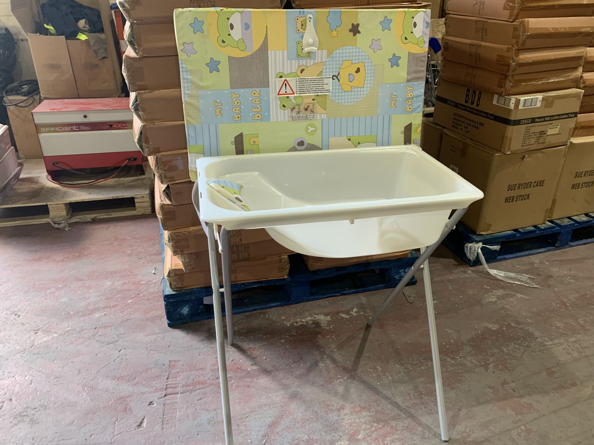 4 X BABY CHANGER AND BATH SETS