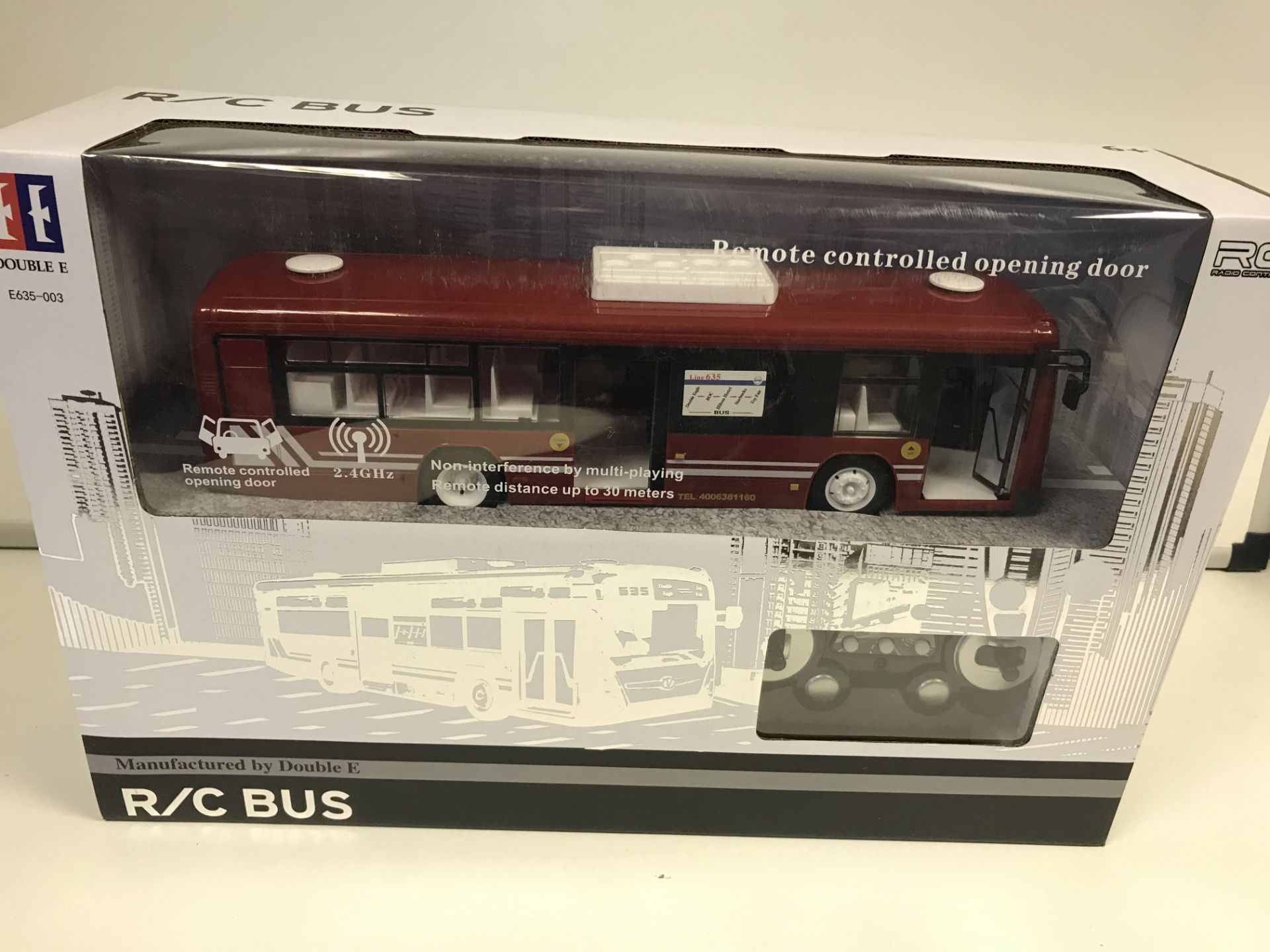 BRAND NEW BOXED REMOTE CONTROL BUS WITH REMOTE CONTROLLED OPENING DOORS MANUFACTURED BY DOUBLE E