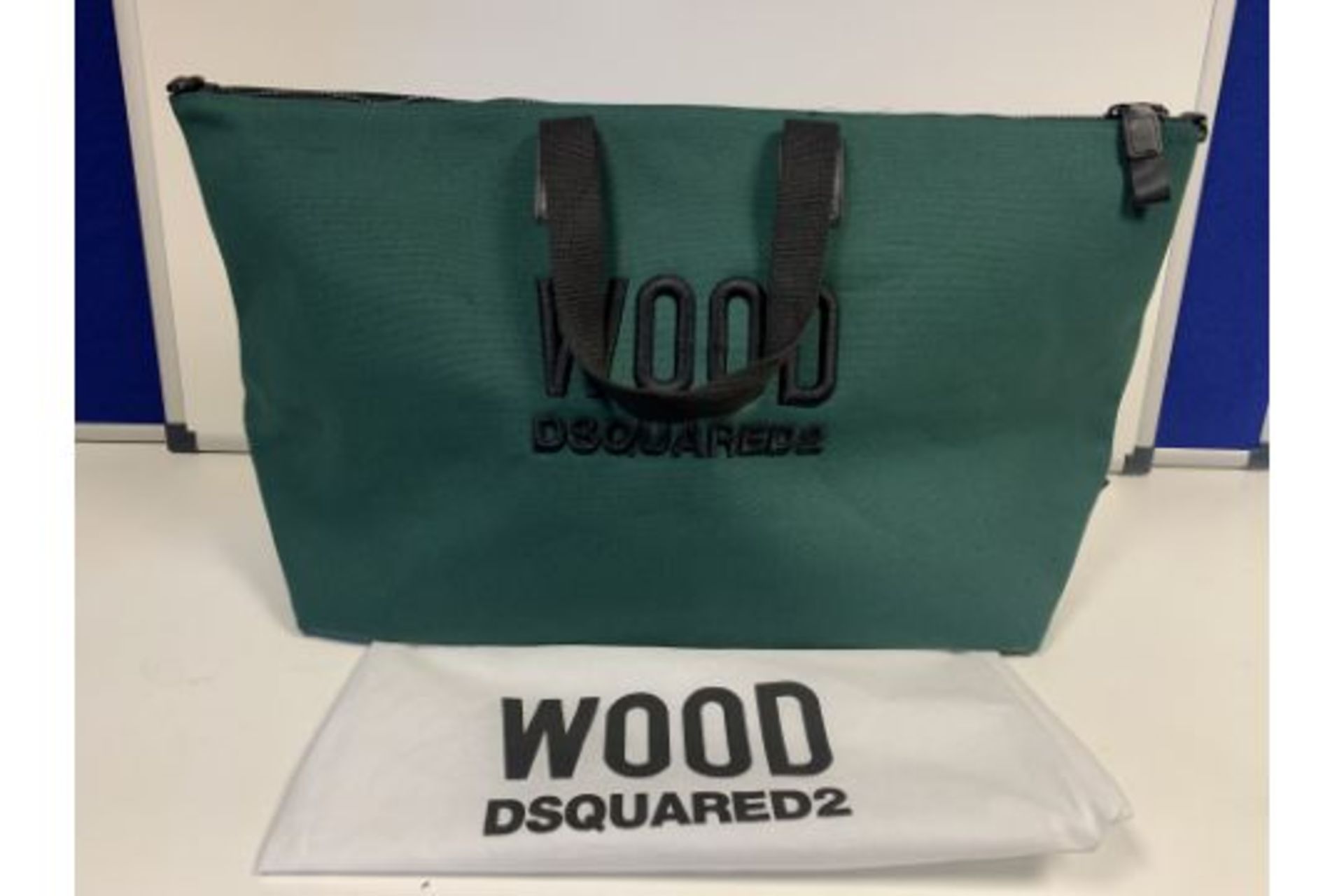 BRAND NEW WOOD DSQUARED2 HAND BAG