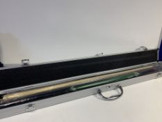 9 X SNOOKER CUES IN CARRY CASE