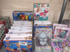 MIXED TOY LOT CONTAINING PAW PATROL SPLASH AND BLASTS, STRETCHAPALX, PAW PATROL BOWLING SETS,