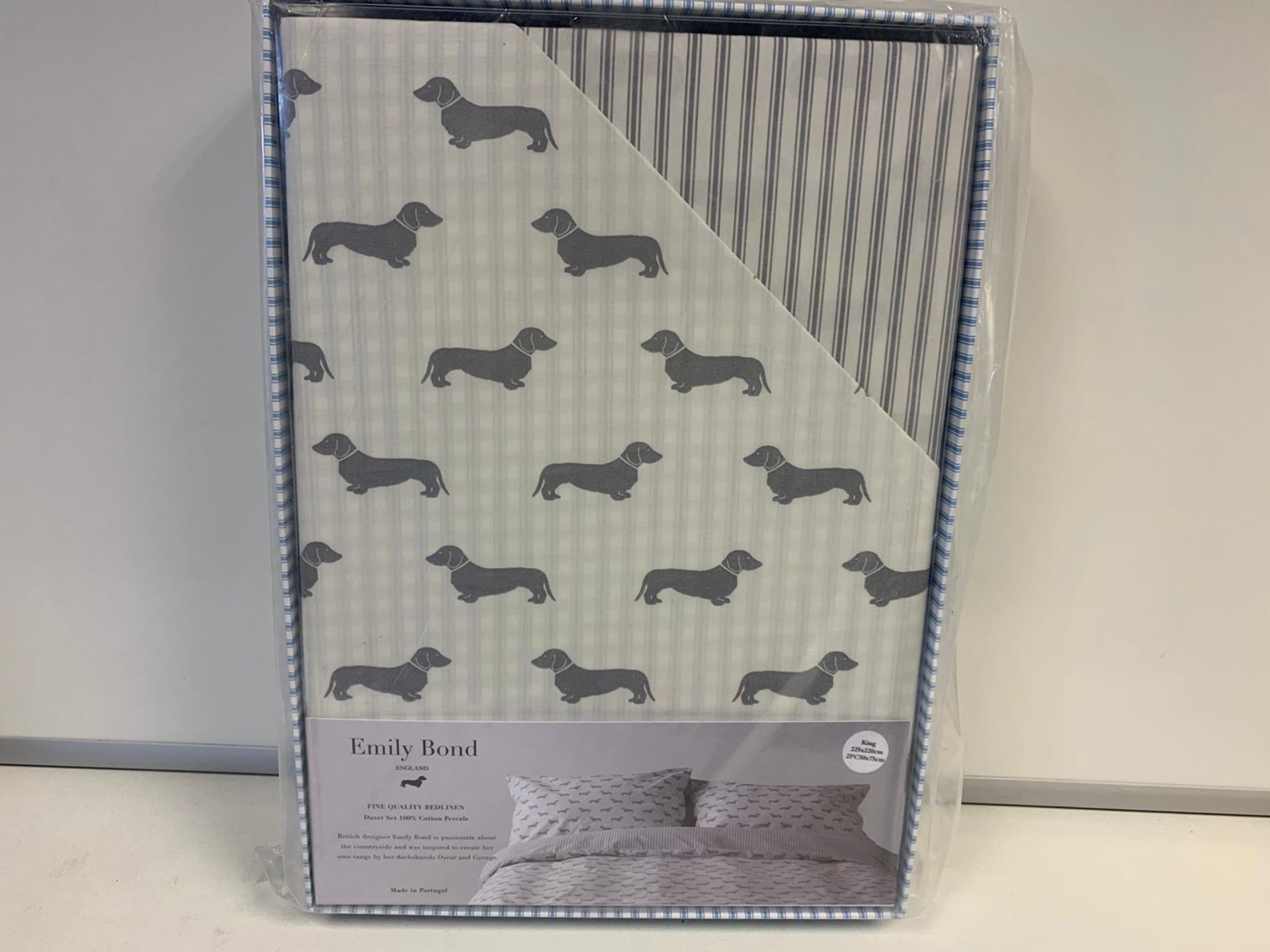 4 X BRAND NEW EMILY BOND GREY COLOURED KING SIZE DUVET SET WITH DACHSHUND DETAIL